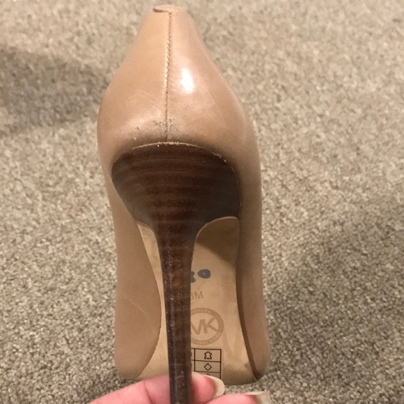 Nude Michael Kors pumps - Picture 6 of 8